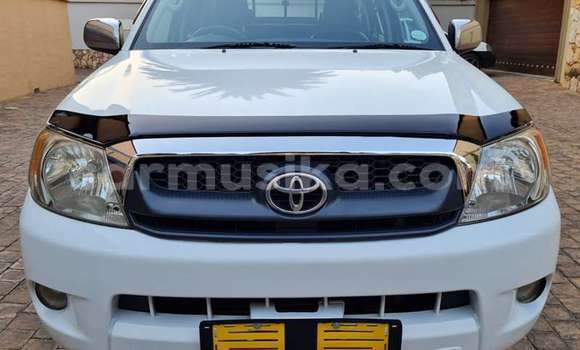 Buy Used Toyota Hilux White Car in Beitbridge in Matabeleland South Buy Used Toyota Hilux White Car in Beitbridge in Matabeleland South