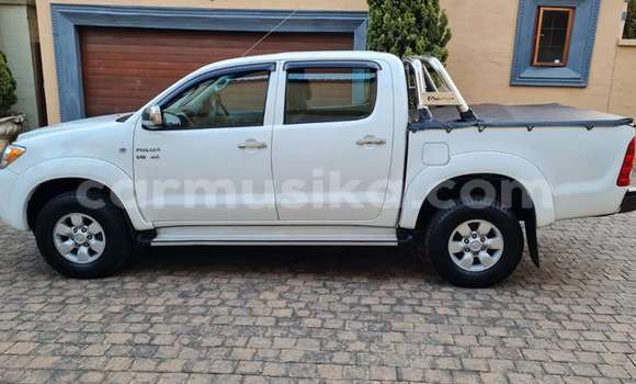 Buy Used Toyota Hilux White Car in Beitbridge in Matabeleland South Buy Used Toyota Hilux White Car in Beitbridge in Matabeleland South