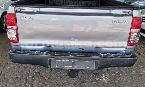Nunua Ilio tumika Toyota Hilux Fedha Gari ndani ya Beitbridge nchini Matabeleland Kusini Nunua Ilio tumika Toyota Hilux Fedha Gari ndani ya Beitbridge nchini Matabeleland Kusini
