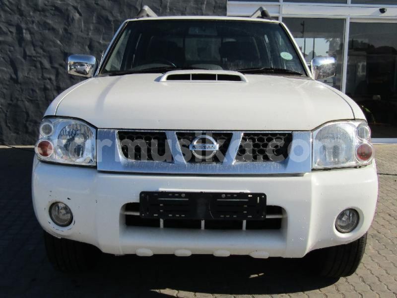 Big with watermark nissan np 300 matabeleland south beitbridge 24470