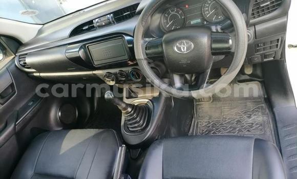 Nunua Ilio tumika Toyota Hilux Nyeupe Gari ndani ya Beitbridge nchini Matabeleland Kusini Nunua Ilio tumika Toyota Hilux Nyeupe Gari ndani ya Beitbridge nchini Matabeleland Kusini