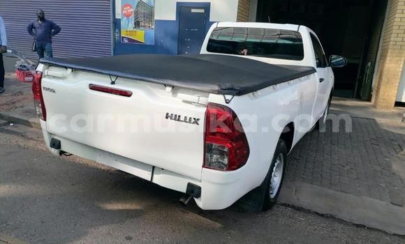 Nunua Ilio tumika Toyota Hilux Nyeupe Gari ndani ya Beitbridge nchini Matabeleland Kusini Nunua Ilio tumika Toyota Hilux Nyeupe Gari ndani ya Beitbridge nchini Matabeleland Kusini