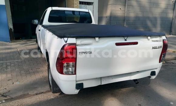 Nunua Ilio tumika Toyota Hilux Nyeupe Gari ndani ya Beitbridge nchini Matabeleland Kusini Nunua Ilio tumika Toyota Hilux Nyeupe Gari ndani ya Beitbridge nchini Matabeleland Kusini