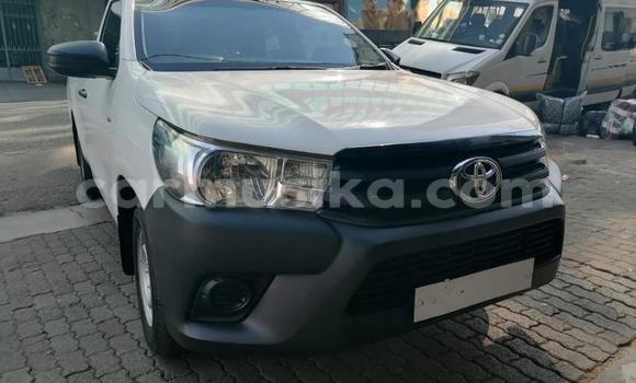 Nunua Ilio tumika Toyota Hilux Nyeupe Gari ndani ya Beitbridge nchini Matabeleland Kusini Nunua Ilio tumika Toyota Hilux Nyeupe Gari ndani ya Beitbridge nchini Matabeleland Kusini