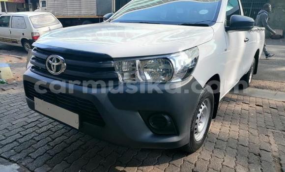 Nunua Ilio tumika Toyota Hilux Nyeupe Gari ndani ya Beitbridge nchini Matabeleland Kusini Nunua Ilio tumika Toyota Hilux Nyeupe Gari ndani ya Beitbridge nchini Matabeleland Kusini
