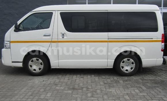 Tenga Tsaru Toyota Hiace Chena Mota in Beitbridge in Matabeleland South Tenga Tsaru Toyota Hiace Chena Mota in Beitbridge in Matabeleland South