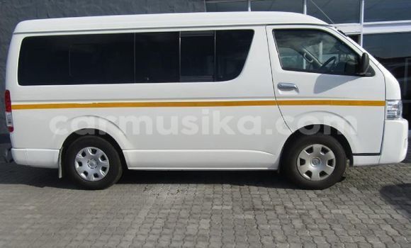 Tenga Tsaru Toyota Hiace Chena Mota in Beitbridge in Matabeleland South Tenga Tsaru Toyota Hiace Chena Mota in Beitbridge in Matabeleland South