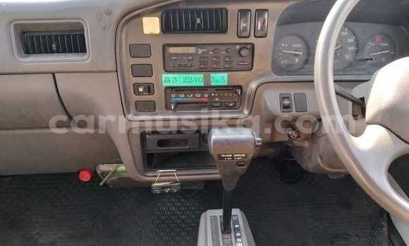 Acheter Occasion Voiture Nissan Caravan Blanc à Beitbridge, Matabeleland South Acheter Occasion Voiture Nissan Caravan Blanc à Beitbridge, Matabeleland South