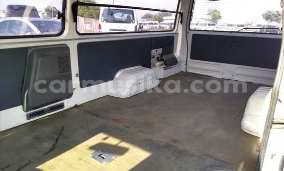 Acheter Occasion Voiture Nissan Caravan Blanc à Beitbridge, Matabeleland South Acheter Occasion Voiture Nissan Caravan Blanc à Beitbridge, Matabeleland South