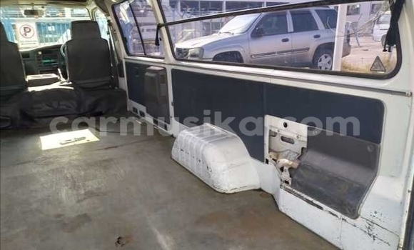 Acheter Occasion Voiture Nissan Caravan Blanc à Beitbridge, Matabeleland South Acheter Occasion Voiture Nissan Caravan Blanc à Beitbridge, Matabeleland South