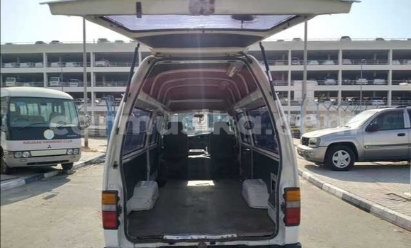 Acheter Occasion Voiture Nissan Caravan Blanc à Beitbridge, Matabeleland South Acheter Occasion Voiture Nissan Caravan Blanc à Beitbridge, Matabeleland South