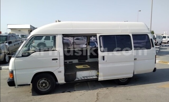 Acheter Occasion Voiture Nissan Caravan Blanc à Beitbridge, Matabeleland South Acheter Occasion Voiture Nissan Caravan Blanc à Beitbridge, Matabeleland South