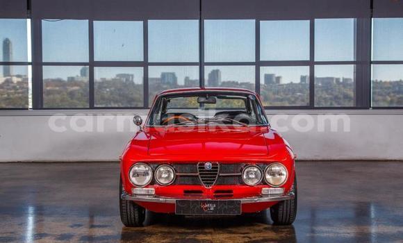 Nunua Ilio tumika Alfa Romeo GTV Nyekundu Gari ndani ya Borrowdale nchini Harare