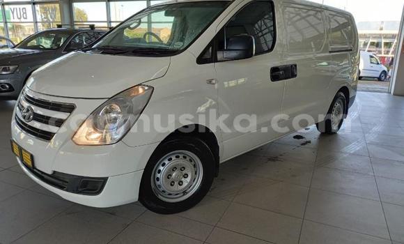 Buy Used Hyundai H1 White Car in Bulawayo in Bulawayo Buy Used Hyundai H1 White Car in Bulawayo in Bulawayo