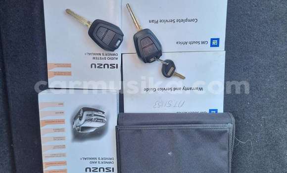 Nunua Ilio tumika Isuzu KB Bluu Gari ndani ya Beitbridge nchini Matabeleland Kusini Nunua Ilio tumika Isuzu KB Bluu Gari ndani ya Beitbridge nchini Matabeleland Kusini