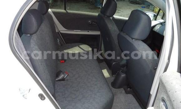 Nunua Ilio tumika Toyota Vitz Nyeupe Gari ndani ya Beitbridge nchini Matabeleland Kusini Nunua Ilio tumika Toyota Vitz Nyeupe Gari ndani ya Beitbridge nchini Matabeleland Kusini