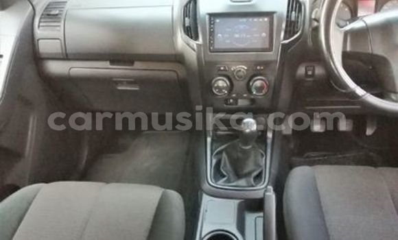 Nunua Ilio tumika Isuzu D–MAX Nyekundu Gari ndani ya Beitbridge nchini Matabeleland Kusini Nunua Ilio tumika Isuzu D–MAX Nyekundu Gari ndani ya Beitbridge nchini Matabeleland Kusini