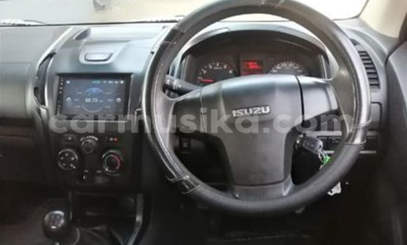 Nunua Ilio tumika Isuzu D–MAX Nyekundu Gari ndani ya Beitbridge nchini Matabeleland Kusini Nunua Ilio tumika Isuzu D–MAX Nyekundu Gari ndani ya Beitbridge nchini Matabeleland Kusini