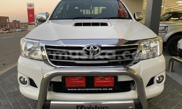 Nunua Ilio tumika Toyota Hilux Nyeupe Gari ndani ya Beitbridge nchini Matabeleland Kusini Nunua Ilio tumika Toyota Hilux Nyeupe Gari ndani ya Beitbridge nchini Matabeleland Kusini