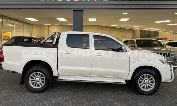 Nunua Ilio tumika Toyota Hilux Nyeupe Gari ndani ya Beitbridge nchini Matabeleland Kusini Nunua Ilio tumika Toyota Hilux Nyeupe Gari ndani ya Beitbridge nchini Matabeleland Kusini