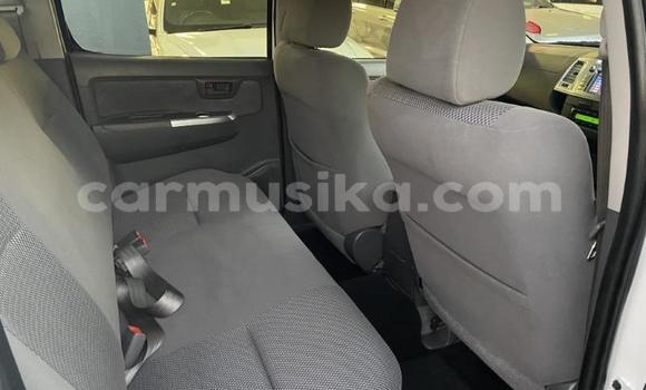 Nunua Ilio tumika Toyota Hilux Nyeupe Gari ndani ya Beitbridge nchini Matabeleland Kusini Nunua Ilio tumika Toyota Hilux Nyeupe Gari ndani ya Beitbridge nchini Matabeleland Kusini