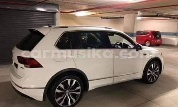 Buy Used Volkswagen Tiguan White Car in Beitbridge in Matabeleland South Buy Used Volkswagen Tiguan White Car in Beitbridge in Matabeleland South