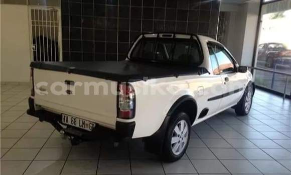 Buy Used Ford Escort White Car in Beitbridge in Matabeleland South Buy Used Ford Escort White Car in Beitbridge in Matabeleland South