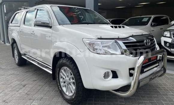 Buy Used Toyota Hilux White Car in Beitbridge in Matabeleland South