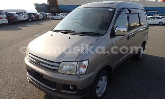 Tenga Tsaru Toyota Noah Zvimwe Mota in Beitbridge in Matabeleland South