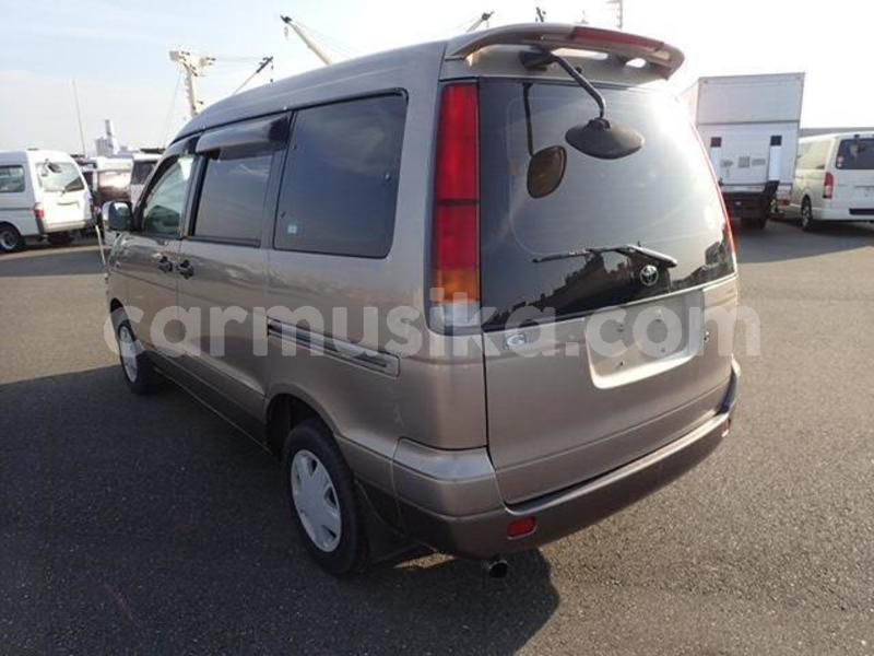 Big with watermark toyota noah matabeleland south beitbridge 24511