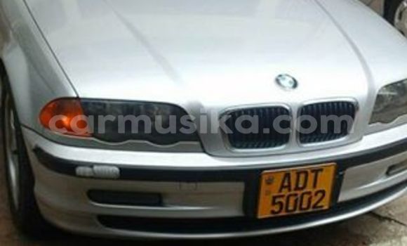 Nunua Ilio tumika BMW 3–Series Fedha Gari ndani ya Alexandra Park nchini Harare