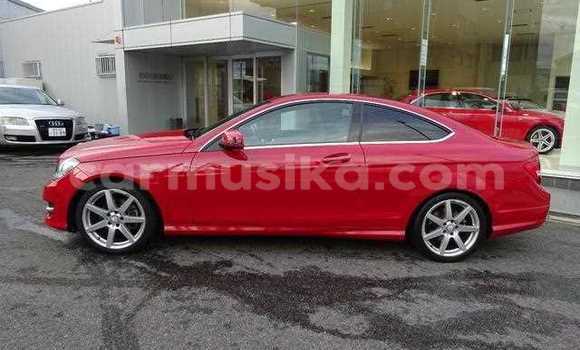 Acheter Occasion Voiture Mercedes‒Benz C-klasse Rouge à Beitbridge, Matabeleland South Acheter Occasion Voiture Mercedes‒Benz C-klasse Rouge à Beitbridge, Matabeleland South