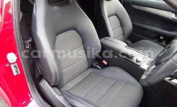 Acheter Occasion Voiture Mercedes‒Benz C-klasse Rouge à Beitbridge, Matabeleland South Acheter Occasion Voiture Mercedes‒Benz C-klasse Rouge à Beitbridge, Matabeleland South