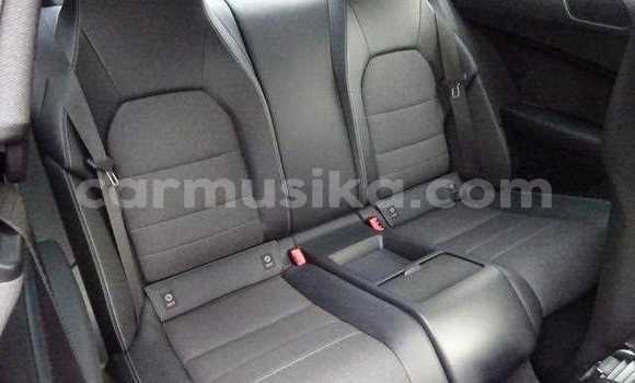 Acheter Occasion Voiture Mercedes‒Benz C-klasse Rouge à Beitbridge, Matabeleland South Acheter Occasion Voiture Mercedes‒Benz C-klasse Rouge à Beitbridge, Matabeleland South