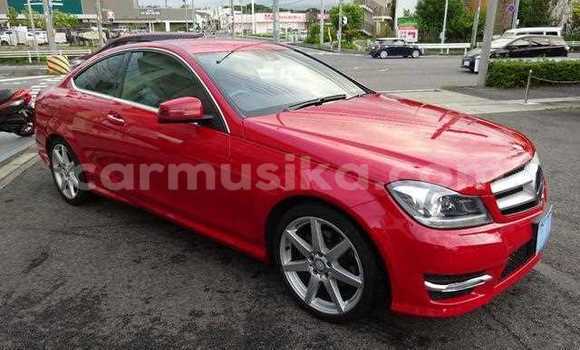 Acheter Occasion Voiture Mercedes‒Benz C-klasse Rouge à Beitbridge, Matabeleland South Acheter Occasion Voiture Mercedes‒Benz C-klasse Rouge à Beitbridge, Matabeleland South