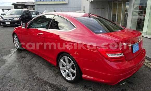 Acheter Occasion Voiture Mercedes‒Benz C-klasse Rouge à Beitbridge, Matabeleland South Acheter Occasion Voiture Mercedes‒Benz C-klasse Rouge à Beitbridge, Matabeleland South