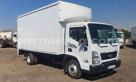 Nunua Ilio tumika Hyundai H200 Nyeupe Lori ndani ya Beitbridge nchini Matabeleland Kusini