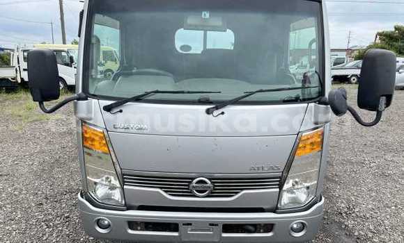 Nunua Ilio tumika Nissan Evalia Fedha Lori ndani ya Beitbridge nchini Matabeleland Kusini