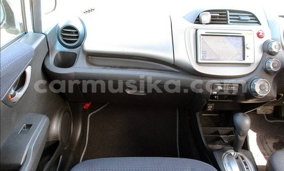 Nunua Ilio tumika Honda Fit Nyeupe Gari ndani ya Beitbridge nchini Matabeleland Kusini Nunua Ilio tumika Honda Fit Nyeupe Gari ndani ya Beitbridge nchini Matabeleland Kusini