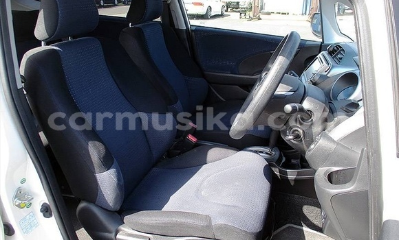 Nunua Ilio tumika Honda Fit Nyeupe Gari ndani ya Beitbridge nchini Matabeleland Kusini Nunua Ilio tumika Honda Fit Nyeupe Gari ndani ya Beitbridge nchini Matabeleland Kusini