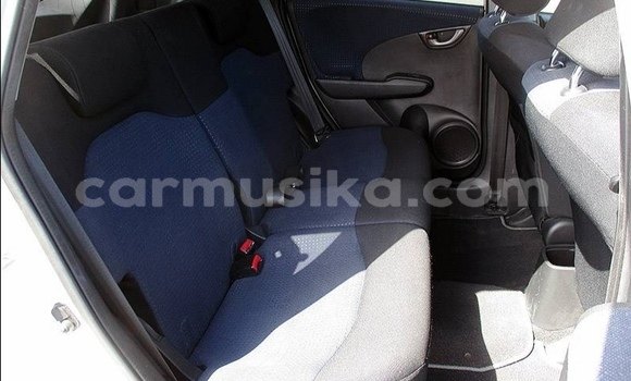 Nunua Ilio tumika Honda Fit Nyeupe Gari ndani ya Beitbridge nchini Matabeleland Kusini Nunua Ilio tumika Honda Fit Nyeupe Gari ndani ya Beitbridge nchini Matabeleland Kusini