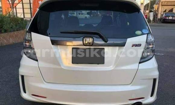 Buy Used Honda Fit Silver Car in Beitbridge in Matabeleland South Buy Used Honda Fit Silver Car in Beitbridge in Matabeleland South