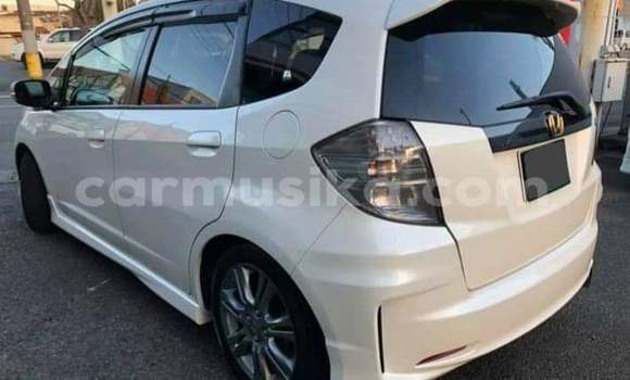 Buy Used Honda Fit Silver Car in Beitbridge in Matabeleland South Buy Used Honda Fit Silver Car in Beitbridge in Matabeleland South