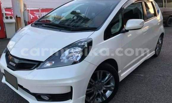 Buy Used Honda Fit Silver Car in Beitbridge in Matabeleland South Buy Used Honda Fit Silver Car in Beitbridge in Matabeleland South