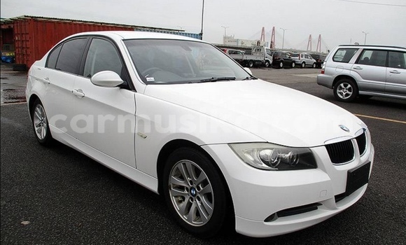 Nunua Ilio tumika BMW 3–Series Nyeupe Gari ndani ya Beitbridge nchini Matabeleland Kusini