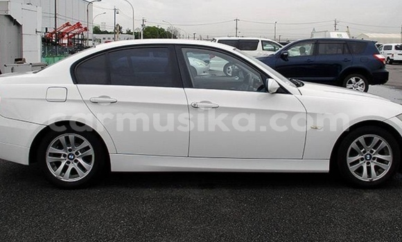 Tenga Tsaru BMW 3–Series Chena Mota in Beitbridge in Matabeleland South Tenga Tsaru BMW 3–Series Chena Mota in Beitbridge in Matabeleland South