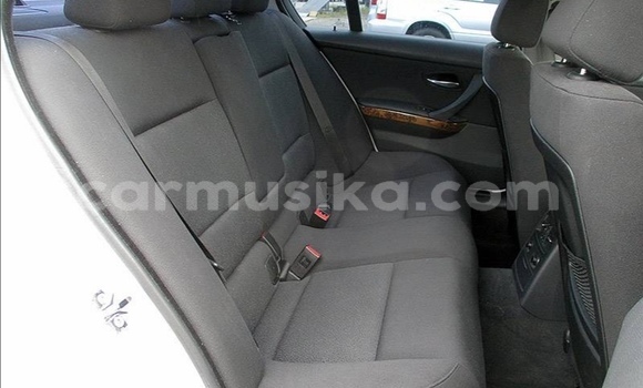 Tenga Tsaru BMW 3–Series Chena Mota in Beitbridge in Matabeleland South Tenga Tsaru BMW 3–Series Chena Mota in Beitbridge in Matabeleland South