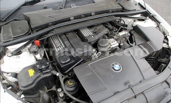 Tenga Tsaru BMW 3–Series Chena Mota in Beitbridge in Matabeleland South Tenga Tsaru BMW 3–Series Chena Mota in Beitbridge in Matabeleland South