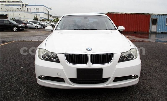 Tenga Tsaru BMW 3–Series Chena Mota in Beitbridge in Matabeleland South Tenga Tsaru BMW 3–Series Chena Mota in Beitbridge in Matabeleland South