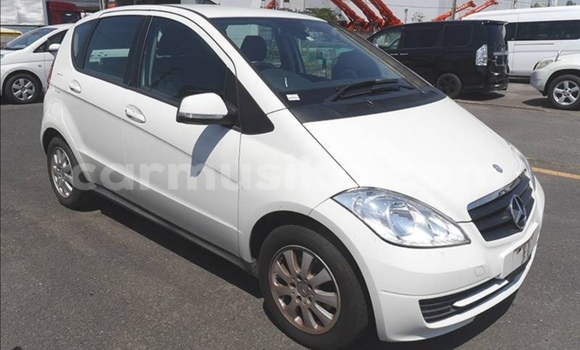 Nunua Ilio tumika Mercedes‒Benz A–Class Nyeupe Gari ndani ya Beitbridge nchini Matabeleland Kusini